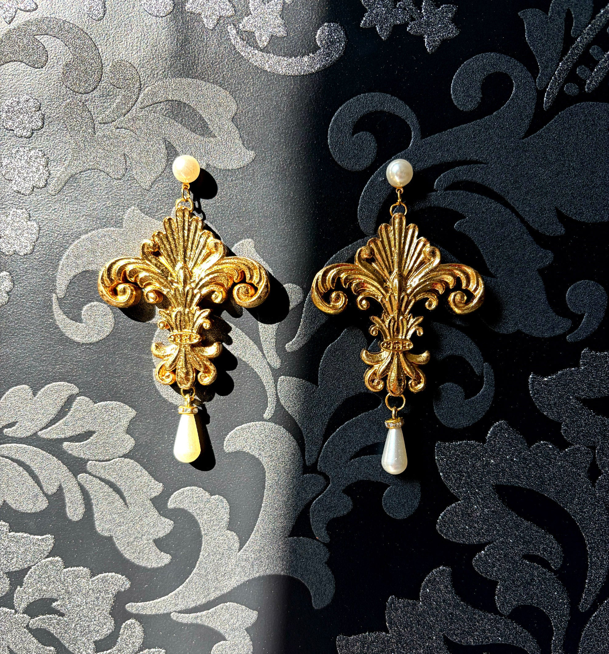 Elegant baroque inspired earrings