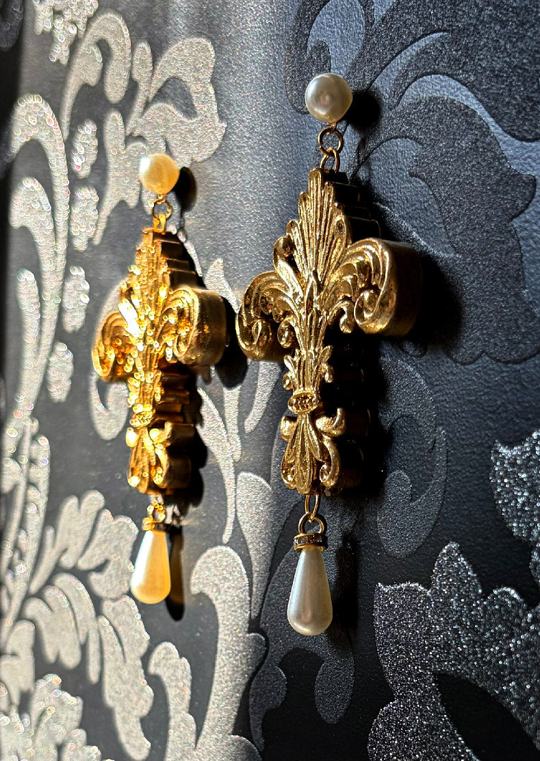 Elegant baroque inspired earrings