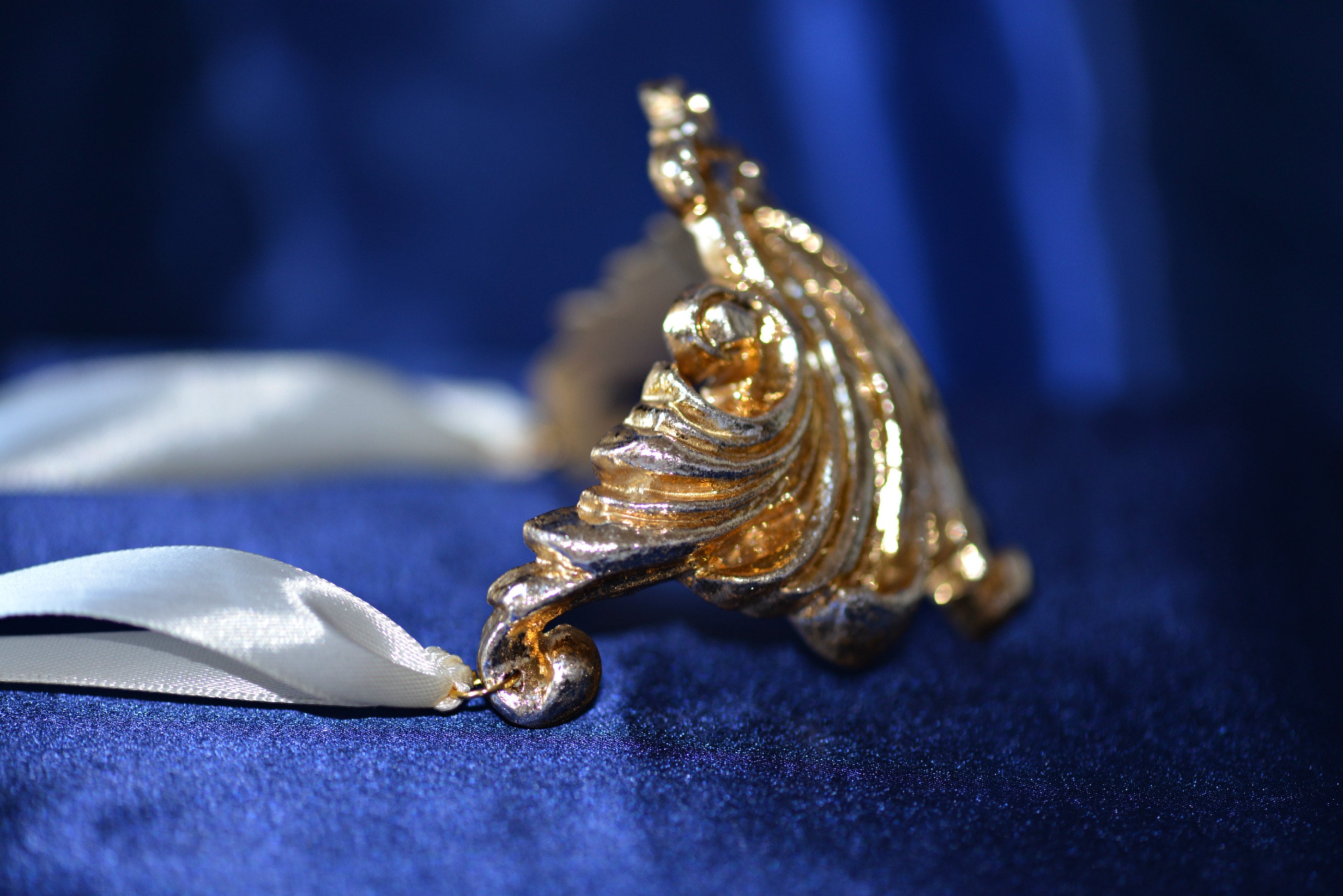 Elegant Golden&champagne  "Millefoglie" necklace