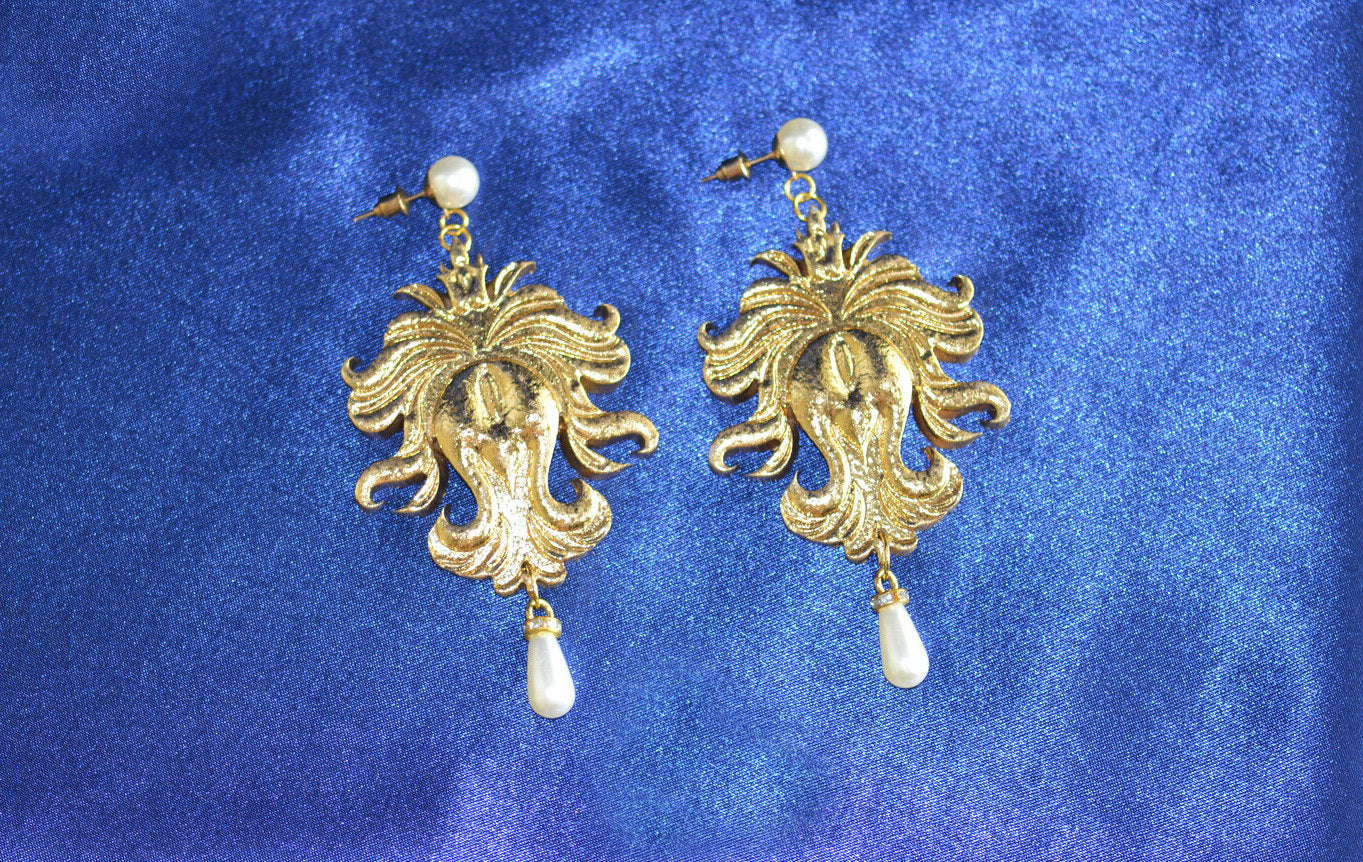 Elegant resin earring