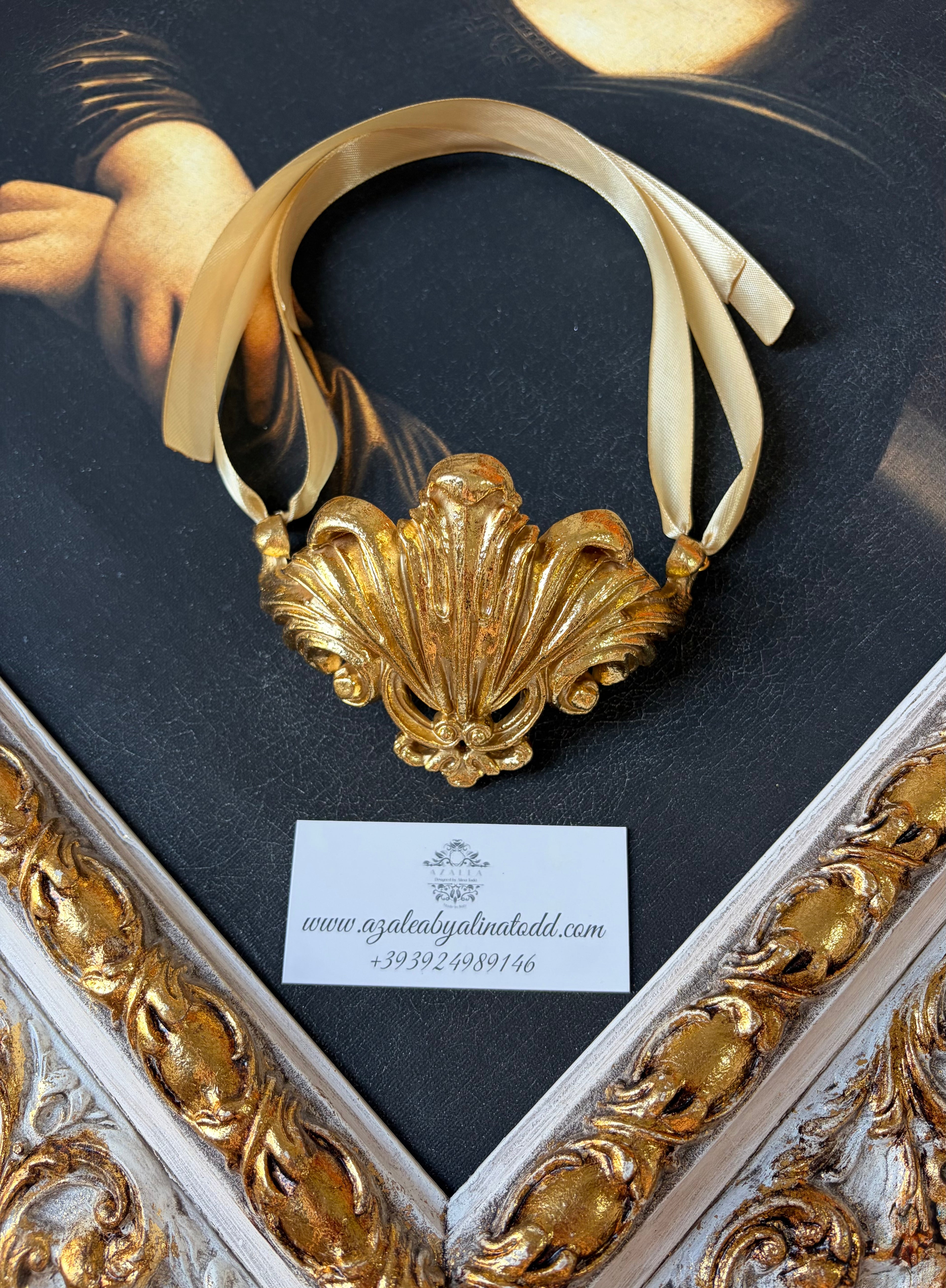 Elegant golden "Millefoglie" necklace